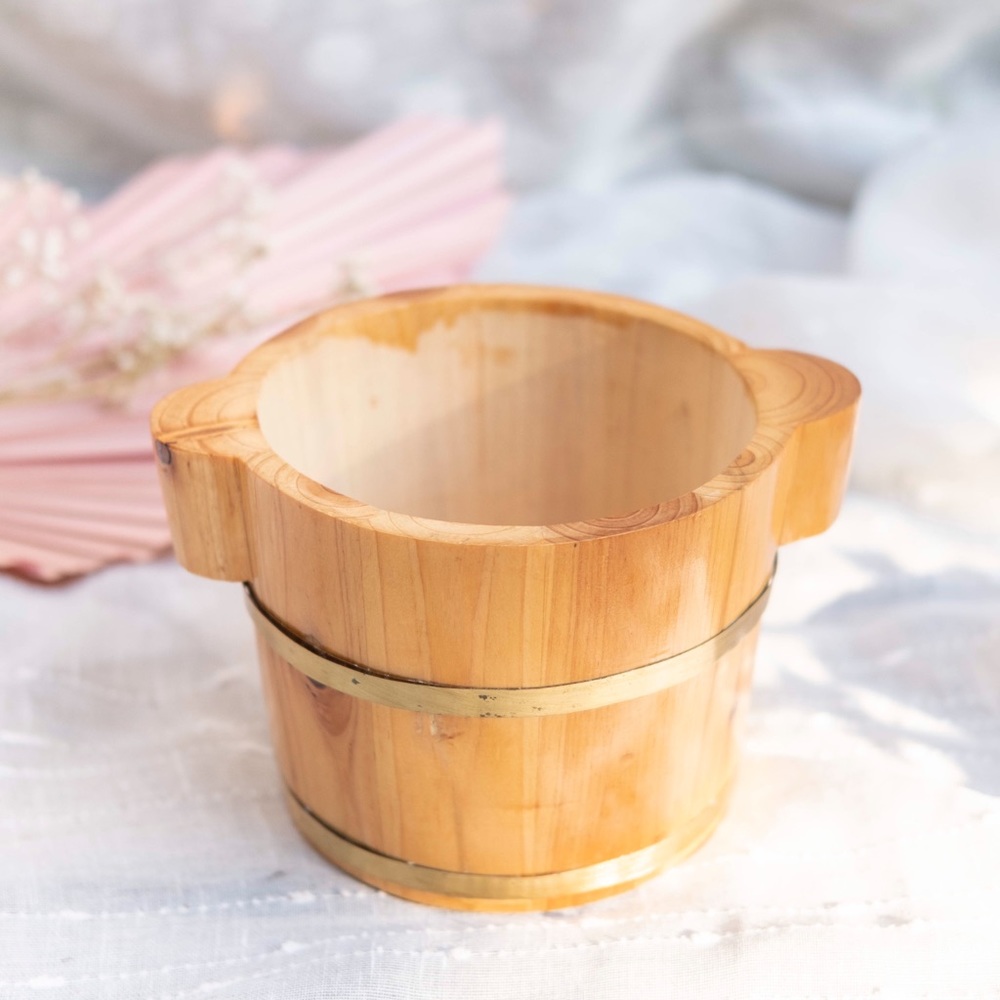 Wooden bucket or planter